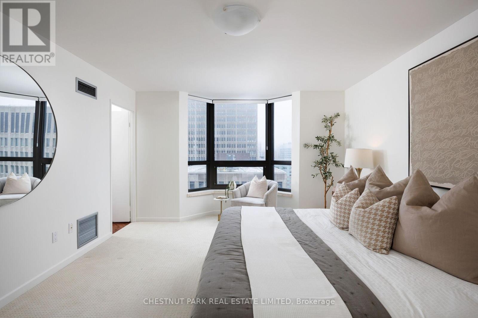 1903 - 62 Wellesley Street W, Toronto, Ontario  M5S 2X3 - Photo 32 - C13517724