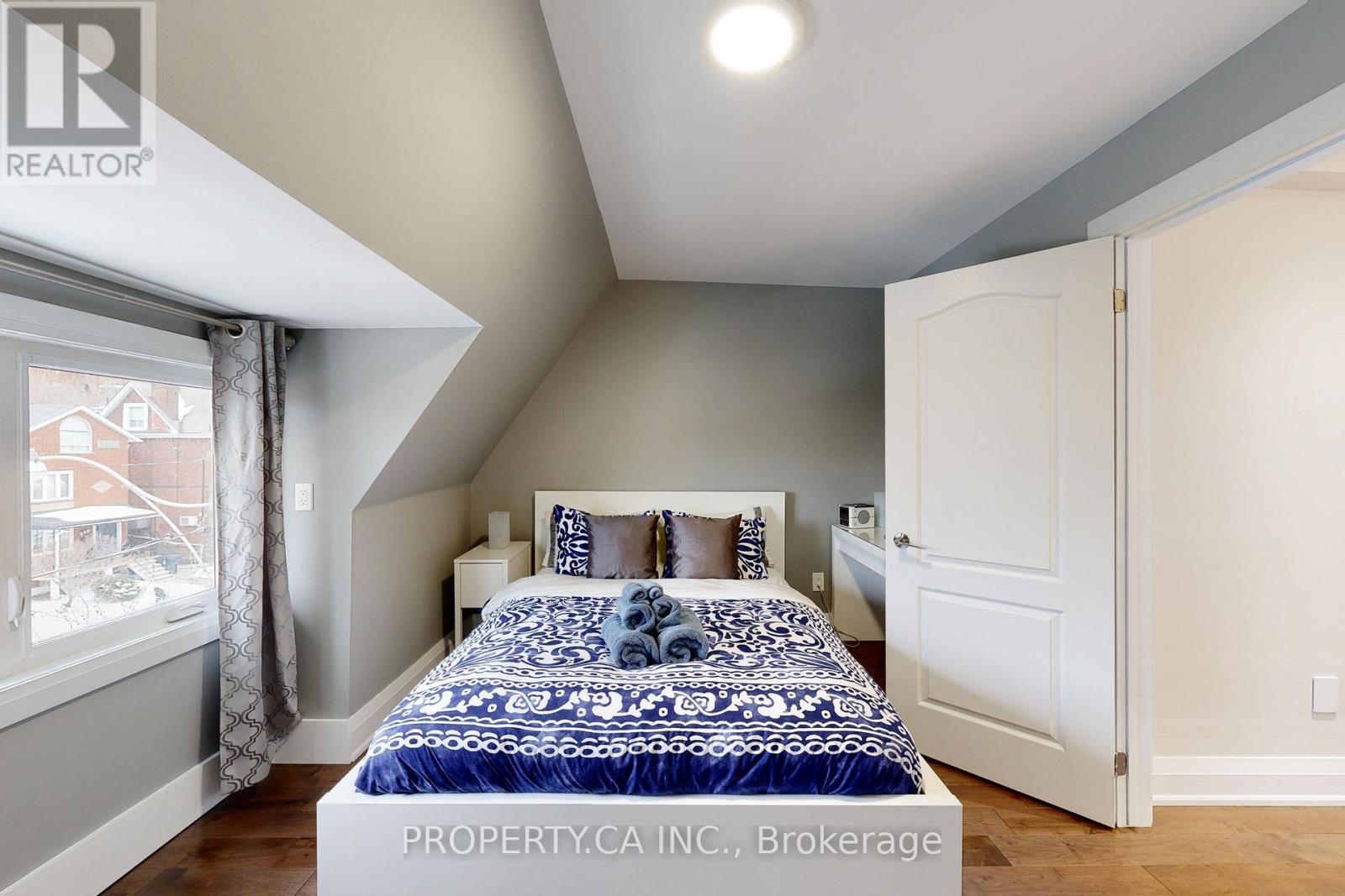 Upper - 635 Christie Street, Toronto, Ontario  M6G 3E6 - Photo 14 - C13517904