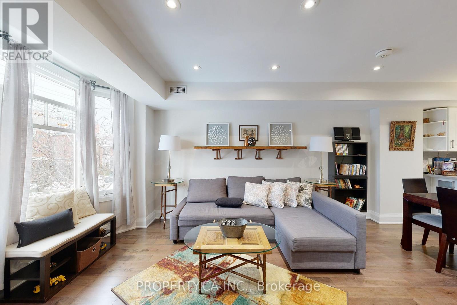Upper - 635 Christie Street, Toronto, Ontario  M6G 3E6 - Photo 5 - C13517904