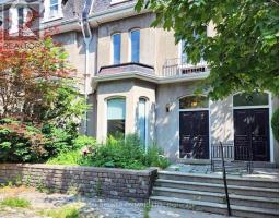 202 - 11 CLARENCE SQUARE, Toronto, Ontario