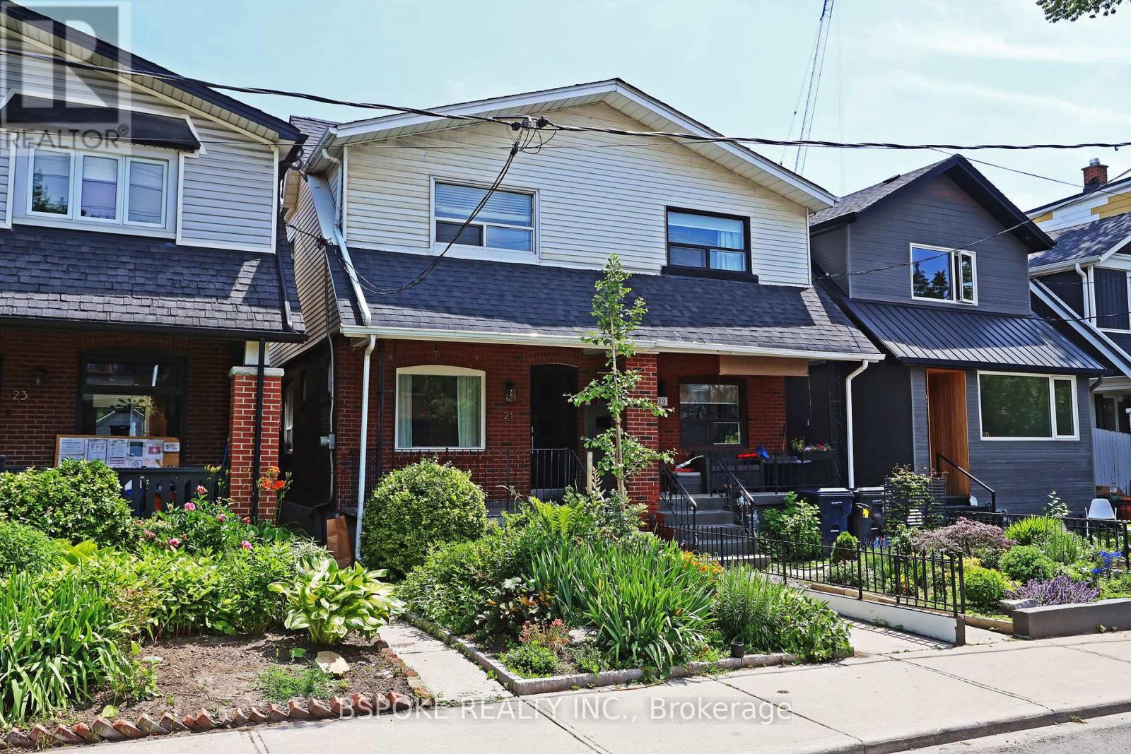 21 Curzon Street, Toronto, Ontario  M4M 3B3 - Photo 1 - E13517692