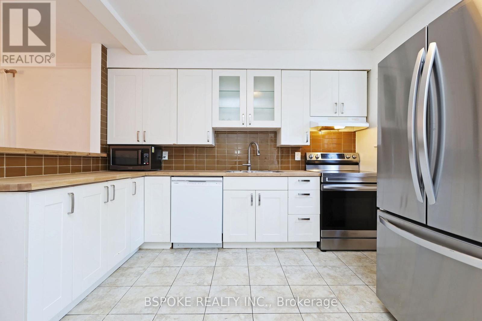 21 Curzon Street, Toronto, Ontario  M4M 3B3 - Photo 10 - E13517692