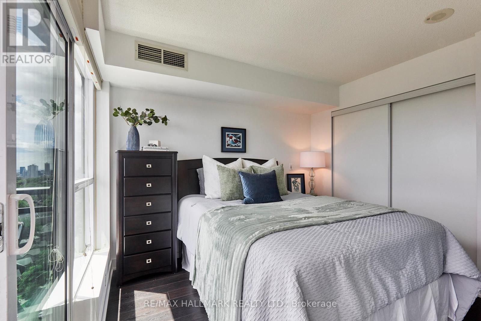 1804 - 1048 Broadview Avenue, Toronto, Ontario  M4K 2B8 - Photo 14 - E13517800