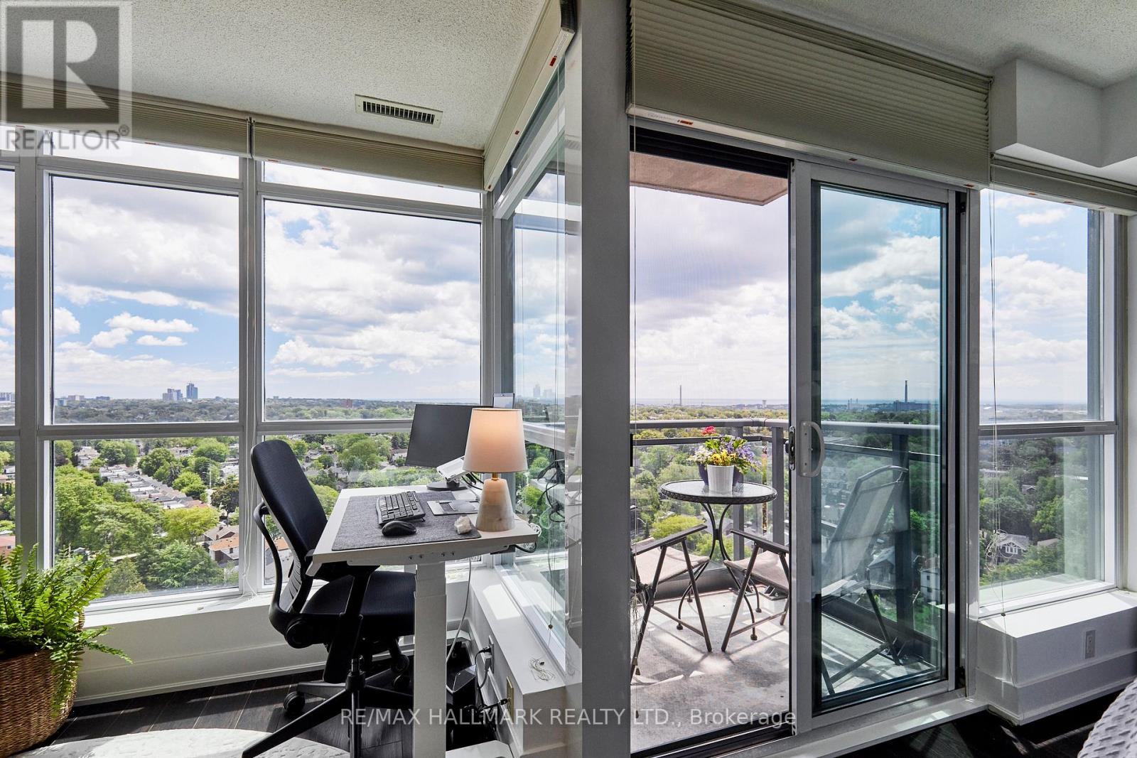1804 - 1048 Broadview Avenue, Toronto, Ontario  M4K 2B8 - Photo 6 - E13517800