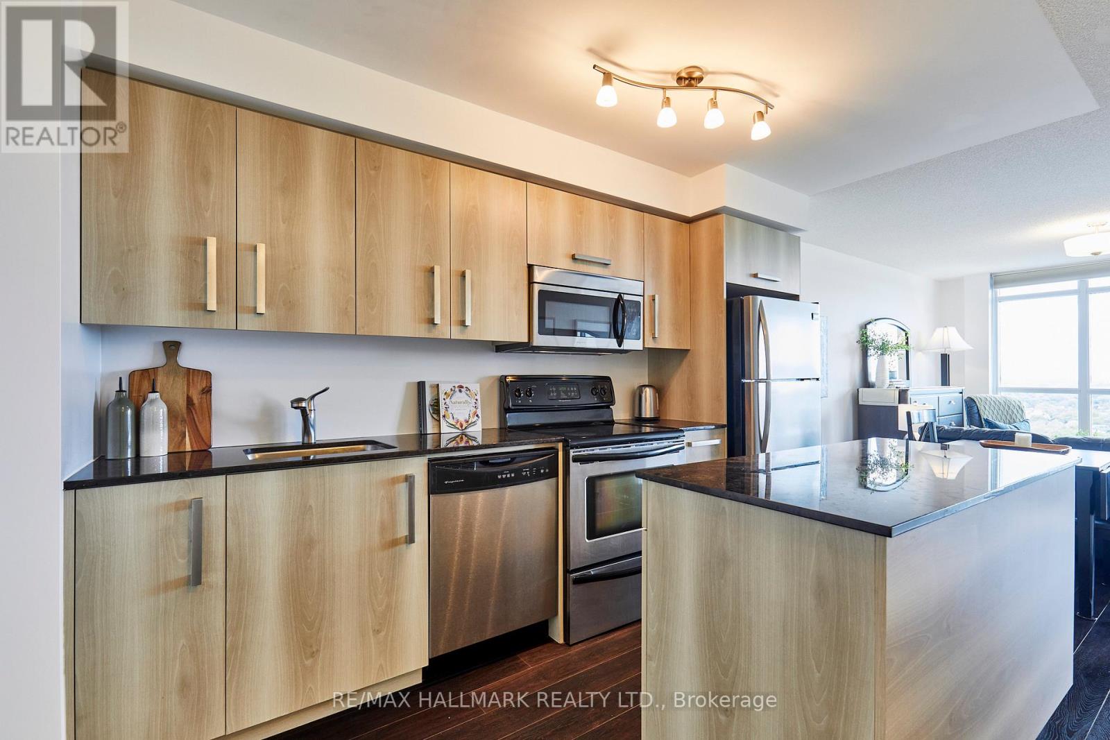 1804 - 1048 Broadview Avenue, Toronto, Ontario  M4K 2B8 - Photo 8 - E13517800