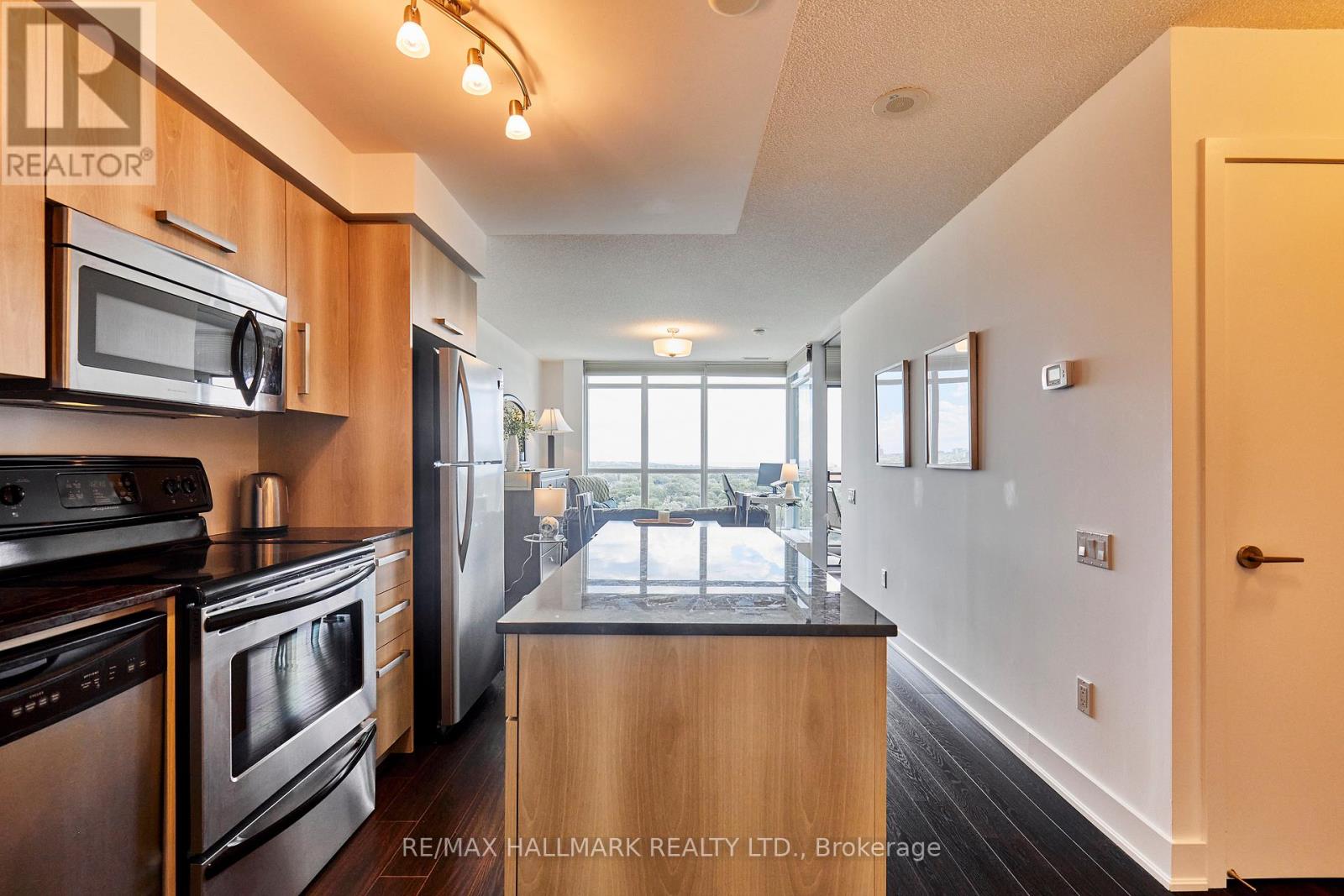 1804 - 1048 Broadview Avenue, Toronto, Ontario  M4K 2B8 - Photo 9 - E13517800