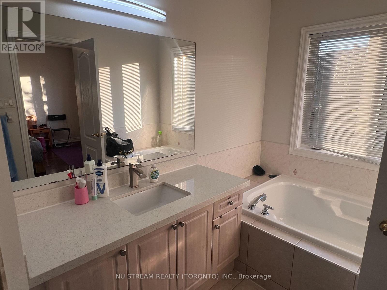 195 Cabernet Road, Vaughan, Ontario  L4J 8V8 - Photo 12 - N13517710