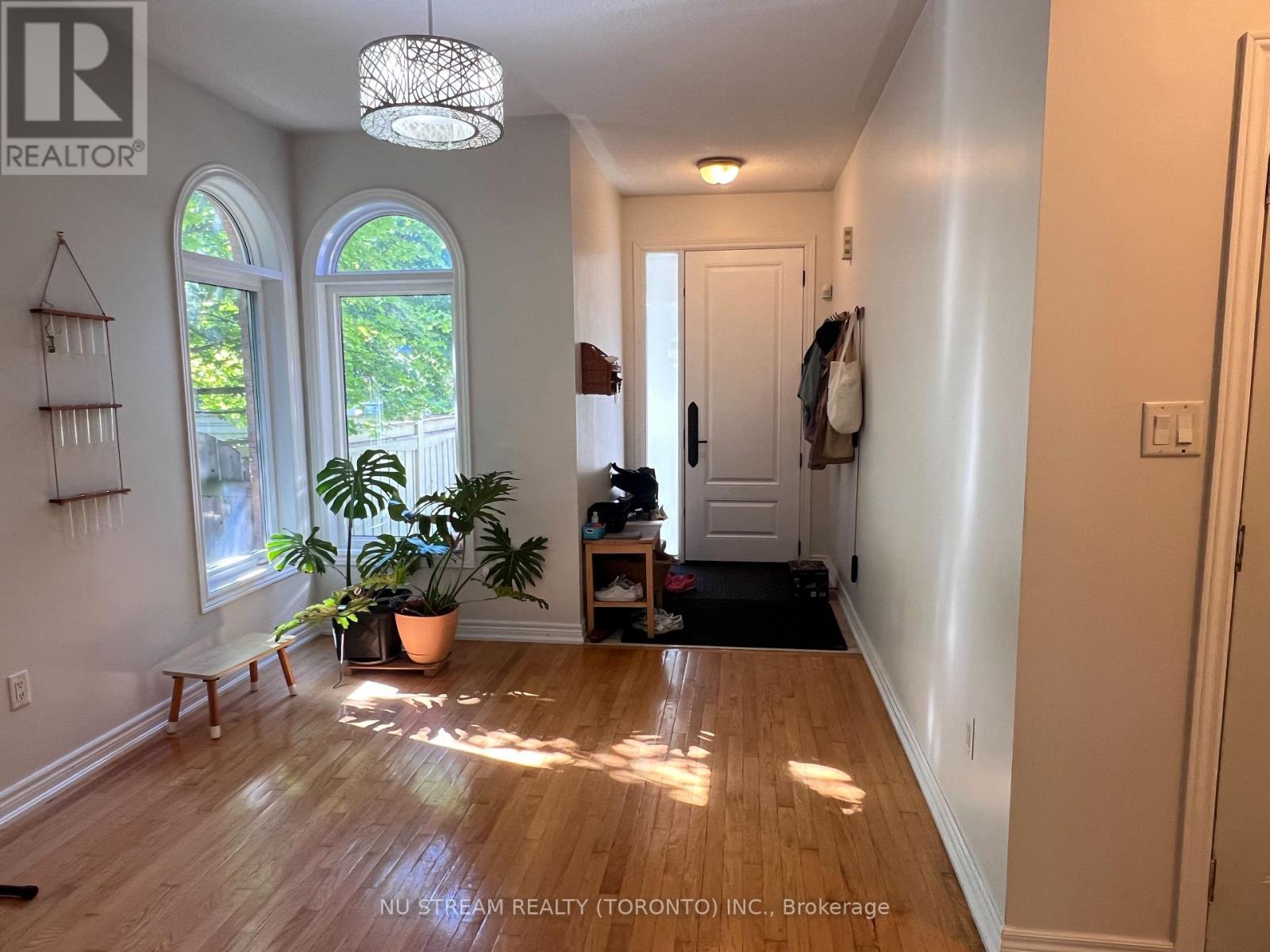 195 Cabernet Road, Vaughan, Ontario  L4J 8V8 - Photo 2 - N13517710