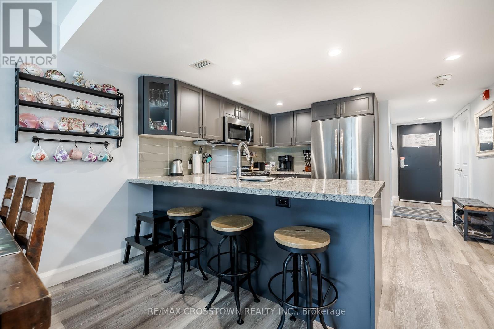 302 - 80 Horseshoe Boulevard, Oro-Medonte, Ontario  L4M 4Y8 - Photo 11 - S13517812
