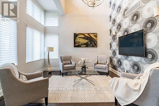 76 Ben Machree Drive, Mississauga, Ontario L5H 2S3 - Photo 5 - W13517646