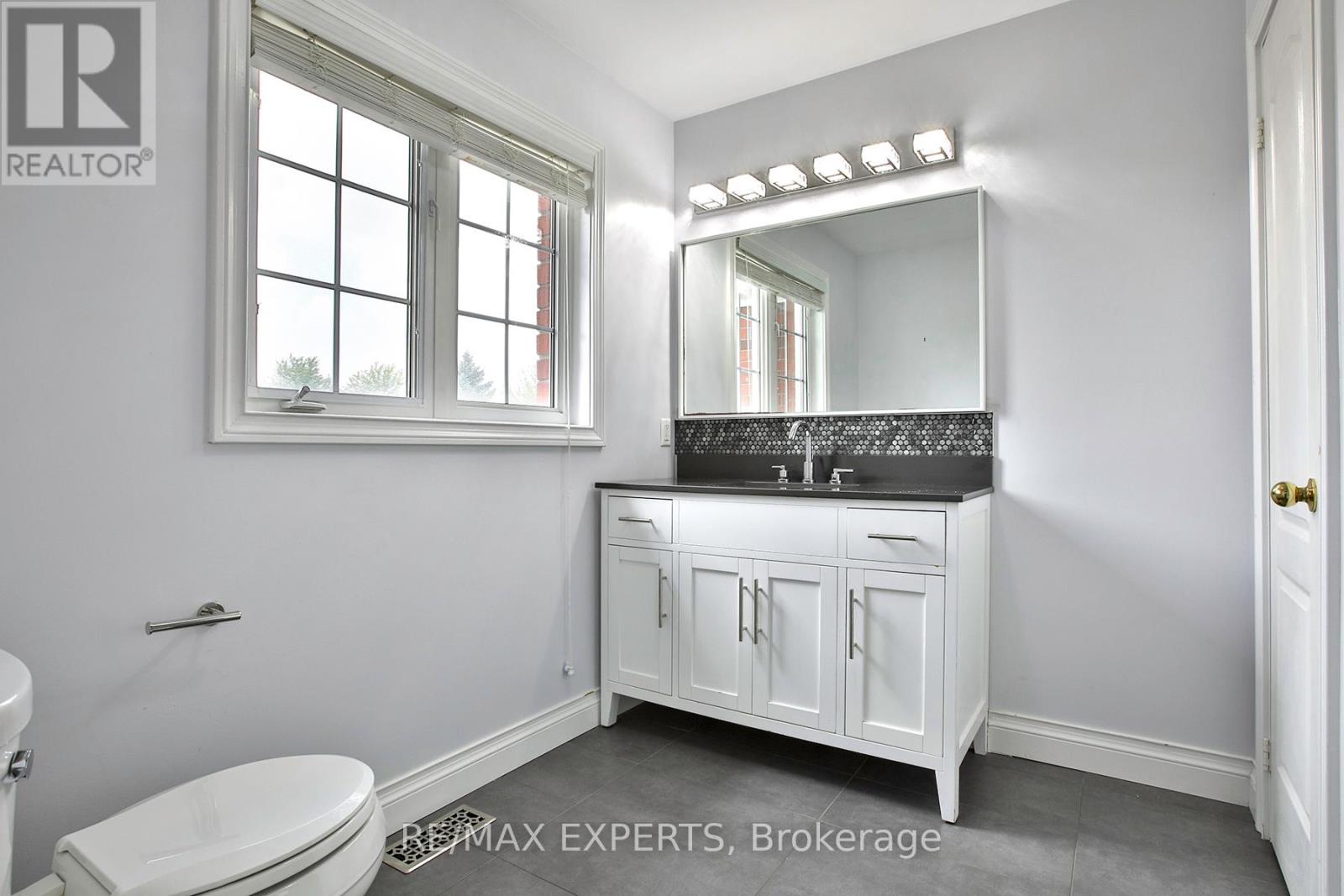 5887 Shelford Terrace, Mississauga, Ontario  L5M 6J9 - Photo 17 - W13517672
