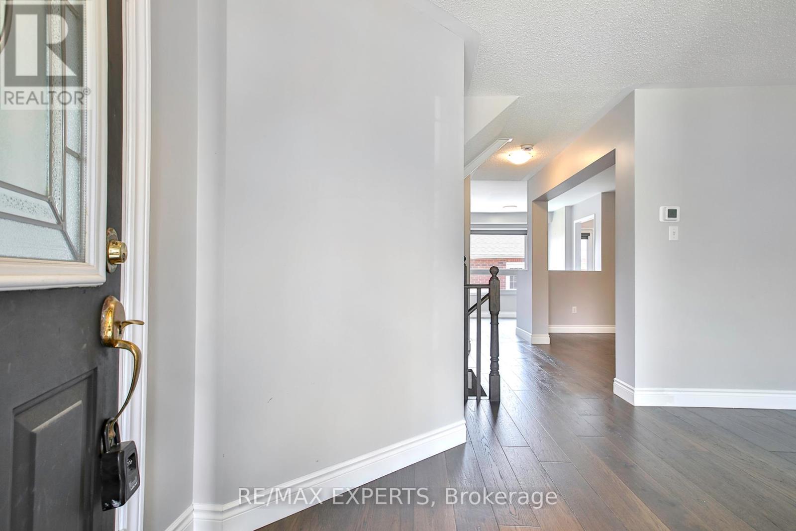 5887 Shelford Terrace, Mississauga, Ontario  L5M 6J9 - Photo 3 - W13517672