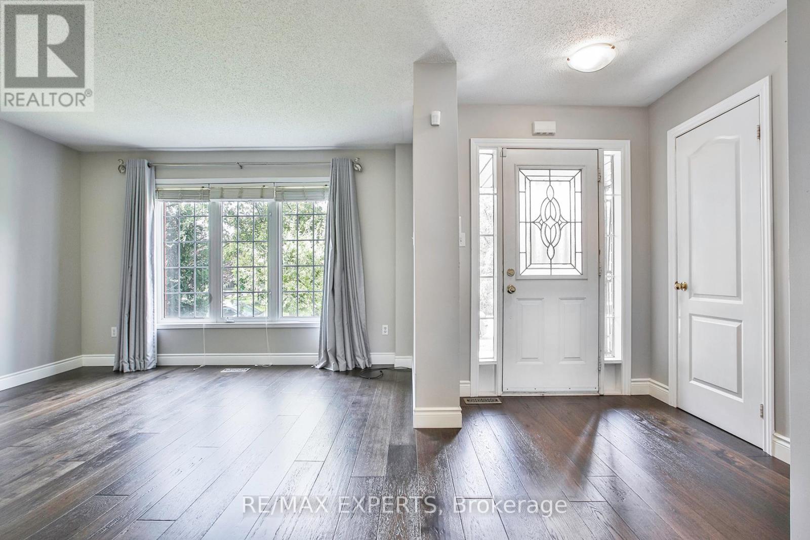 5887 Shelford Terrace, Mississauga, Ontario  L5M 6J9 - Photo 4 - W13517672