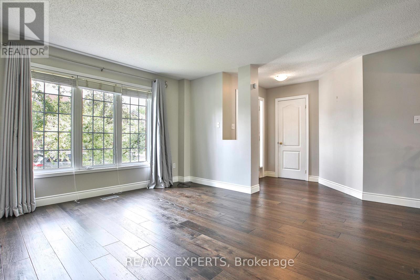 5887 Shelford Terrace, Mississauga, Ontario  L5M 6J9 - Photo 6 - W13517672