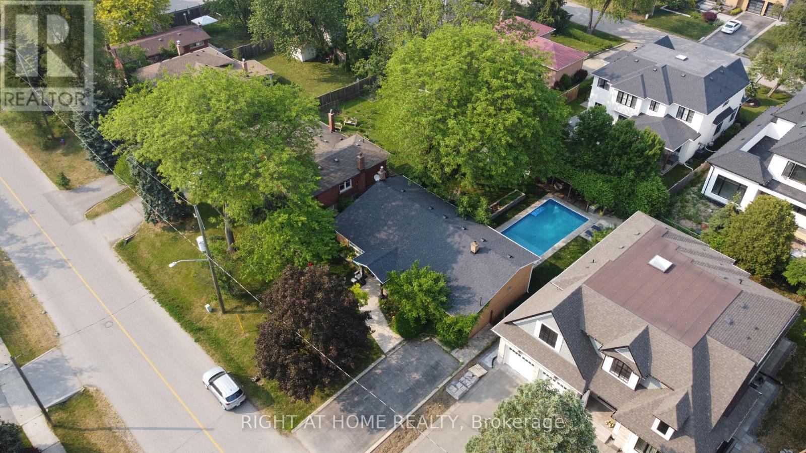 423 SCARSDALE CRESCENT, Oakville, Ontario