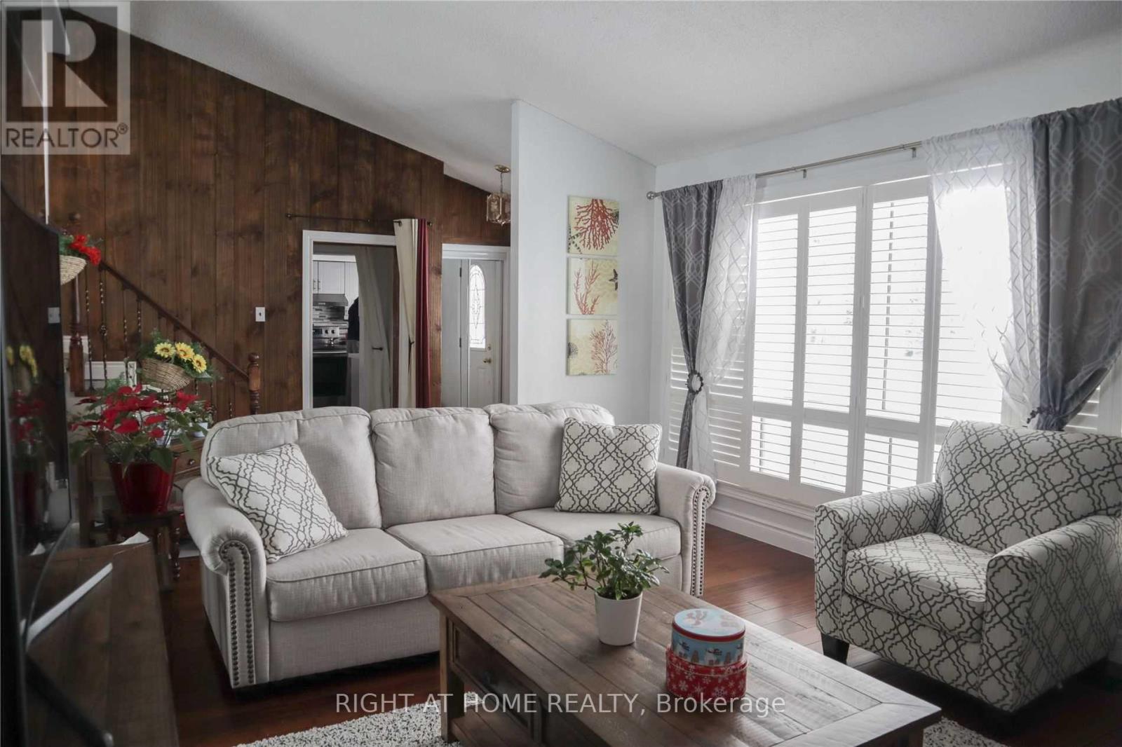 423 Scarsdale Crescent, Oakville, Ontario  L6L 3W6 - Photo 4 - W13517694