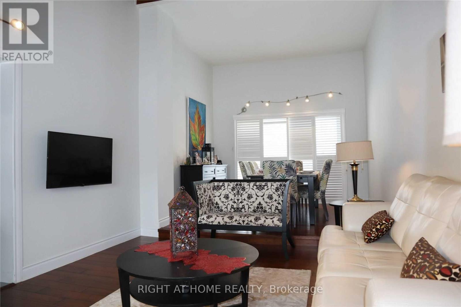 423 Scarsdale Crescent, Oakville, Ontario  L6L 3W6 - Photo 9 - W13517694