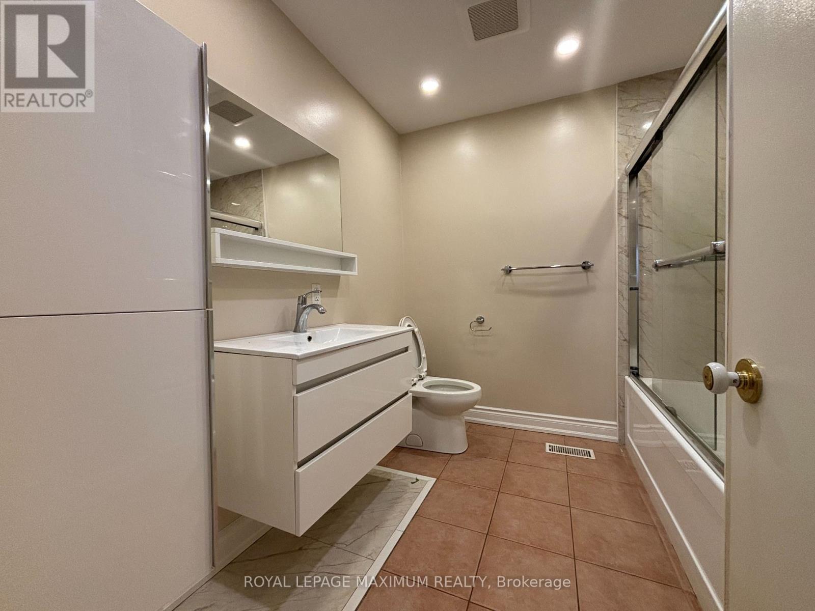 54 Hisey Crescent W, Toronto, Ontario  M3N 1V1 - Photo 14 - W13517708