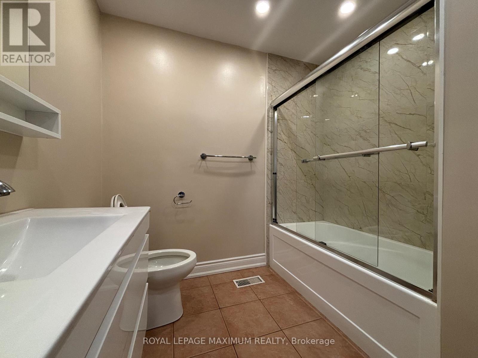54 Hisey Crescent W, Toronto, Ontario  M3N 1V1 - Photo 15 - W13517708