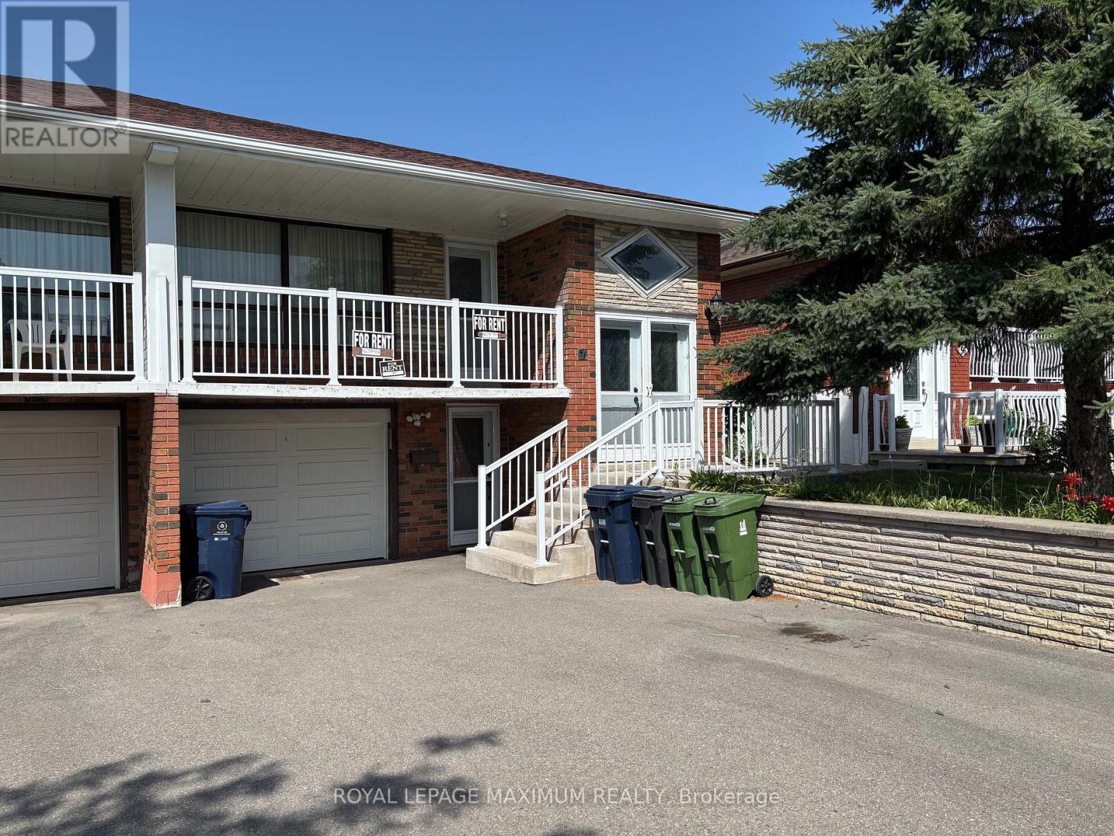 54 Hisey Crescent W, Toronto, Ontario  M3N 1V1 - Photo 2 - W13517708