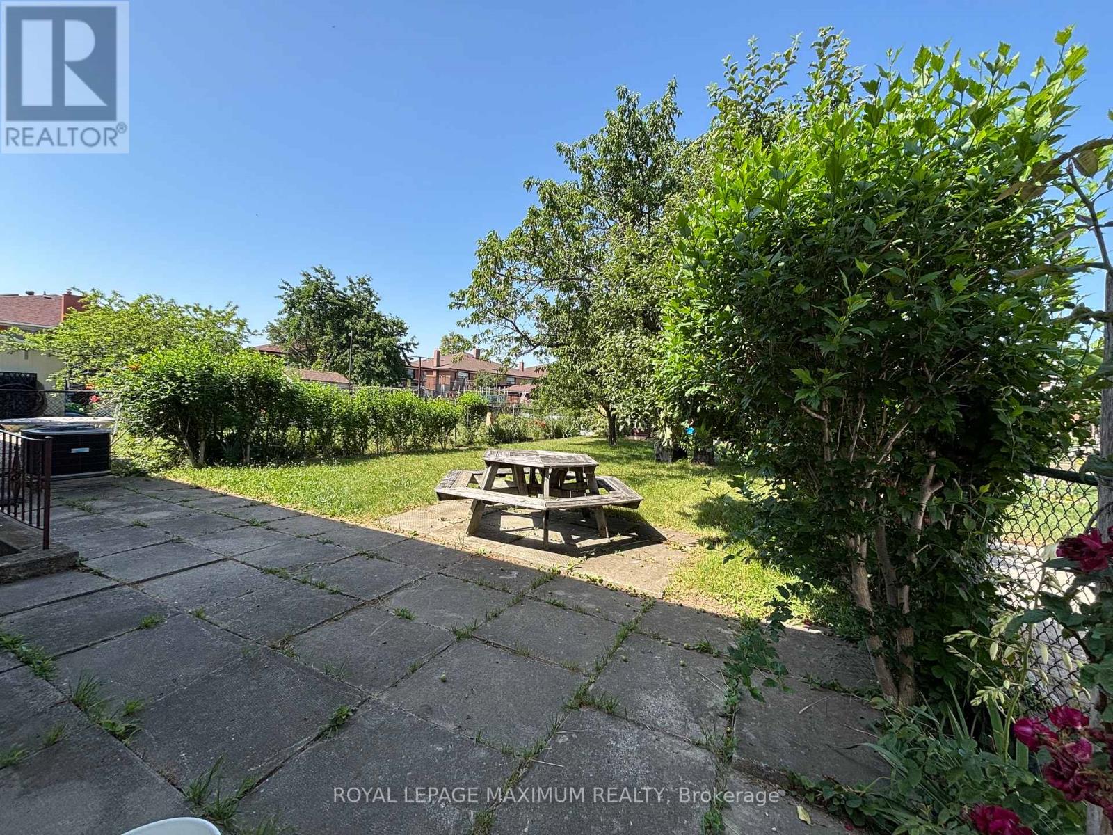54 Hisey Crescent W, Toronto, Ontario  M3N 1V1 - Photo 24 - W13517708
