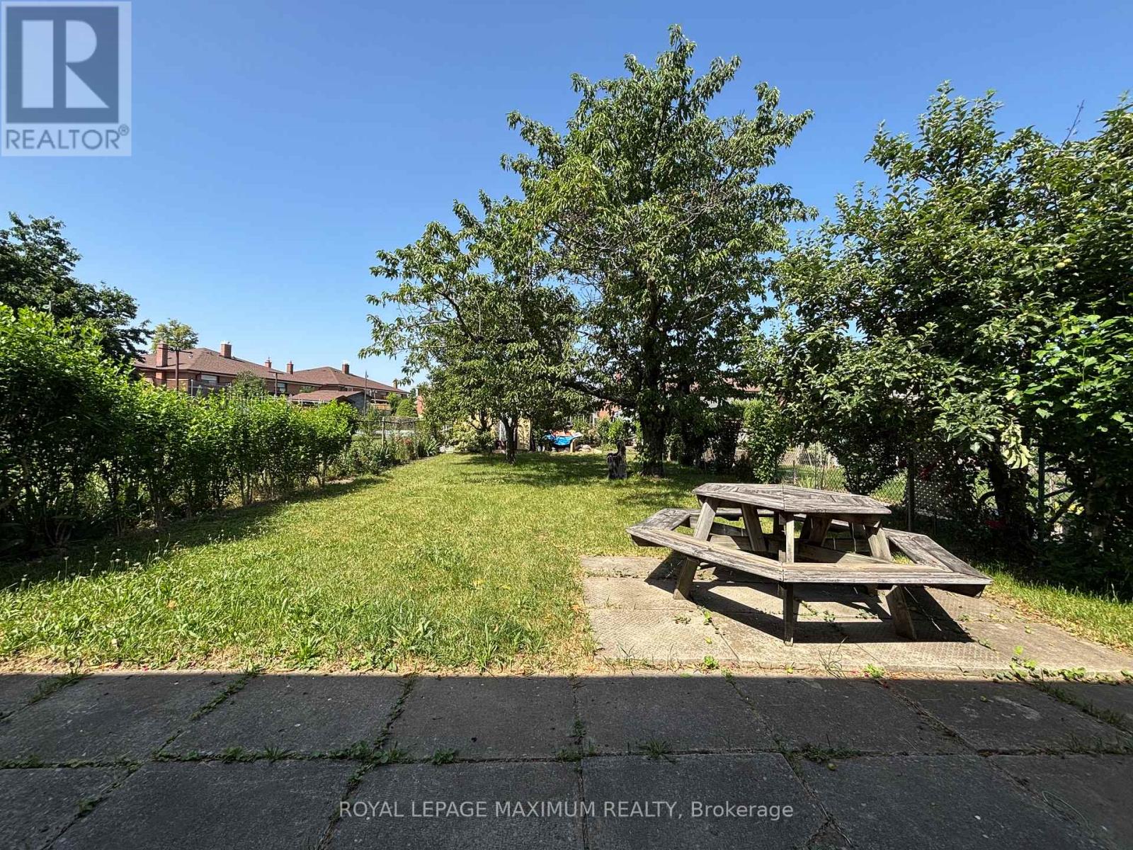 54 Hisey Crescent W, Toronto, Ontario  M3N 1V1 - Photo 25 - W13517708