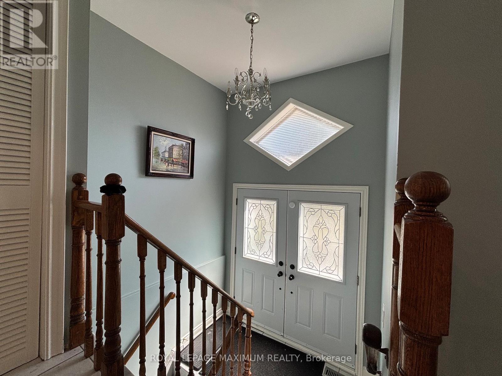 54 Hisey Crescent W, Toronto, Ontario  M3N 1V1 - Photo 3 - W13517708