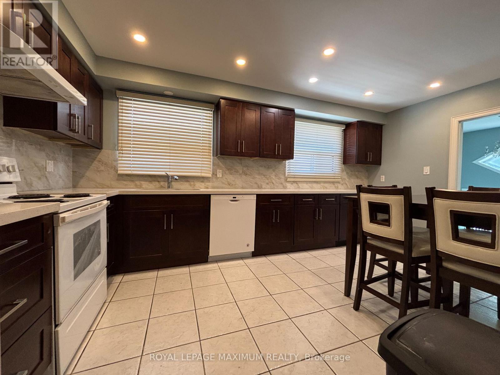 54 Hisey Crescent W, Toronto, Ontario  M3N 1V1 - Photo 6 - W13517708