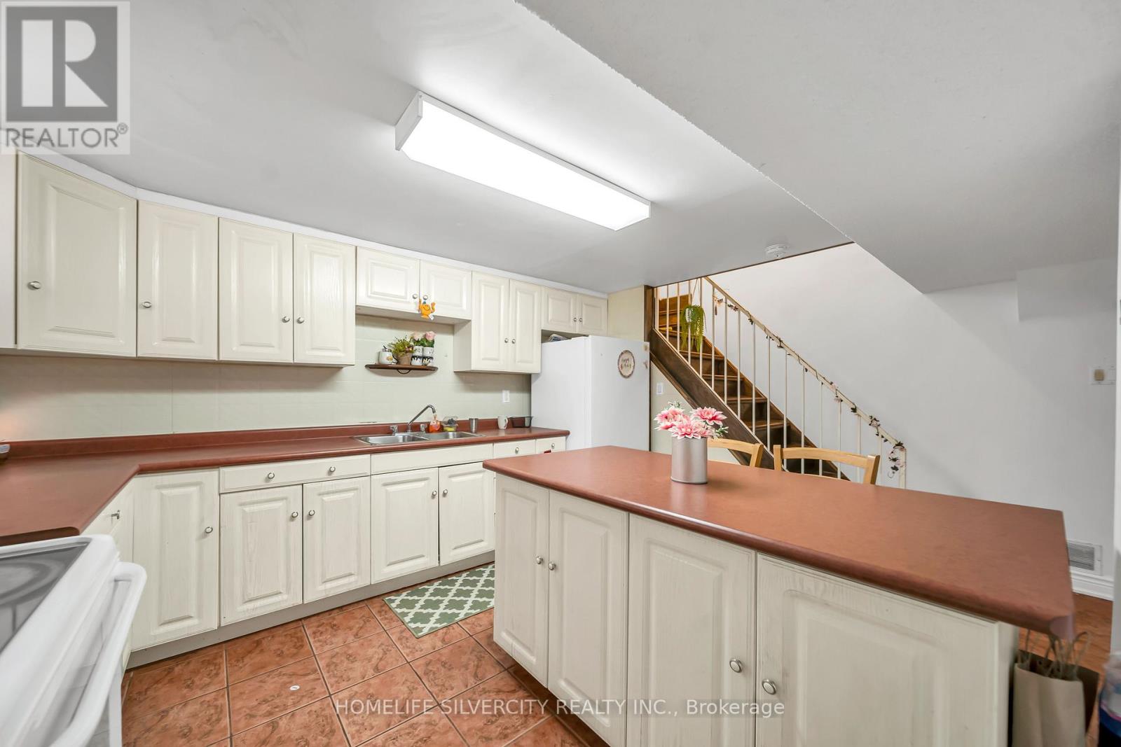 19 Pleasantview Avenue, Brampton, Ontario  L6X 1W5 - Photo 39 - W13517902