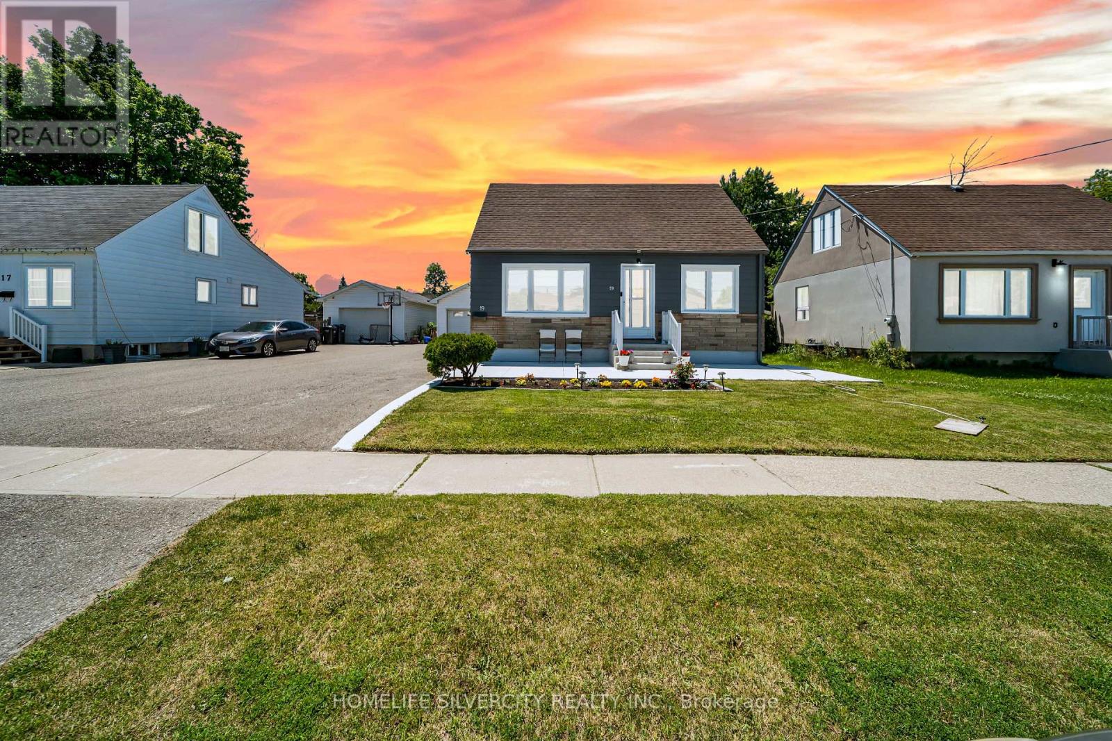 19 Pleasantview Avenue, Brampton, Ontario  L6X 1W5 - Photo 6 - W13517902