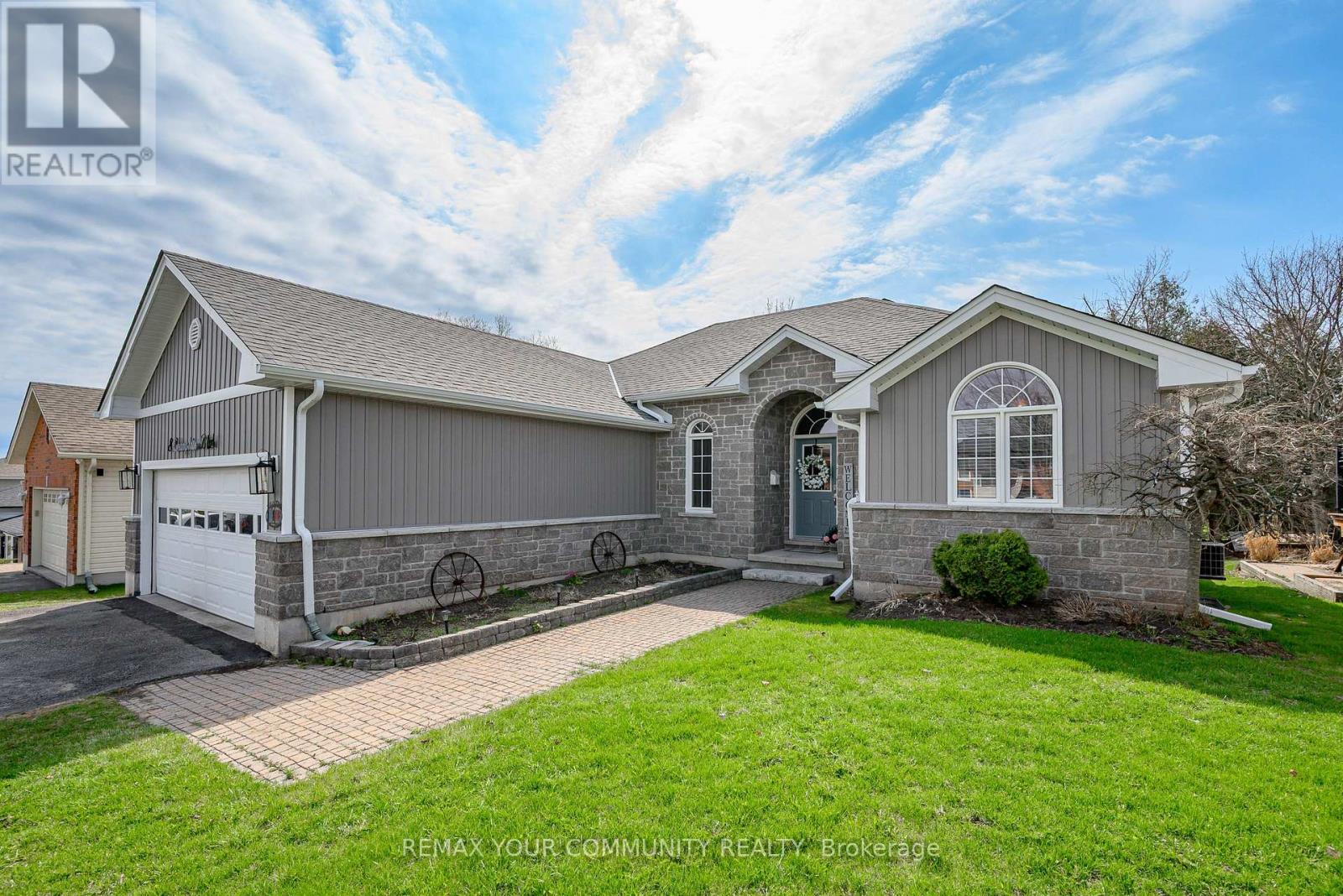 8 Champlain Boulevard, Kawartha Lakes, Ontario  K9V 0H9 - Photo 4 - X13517674