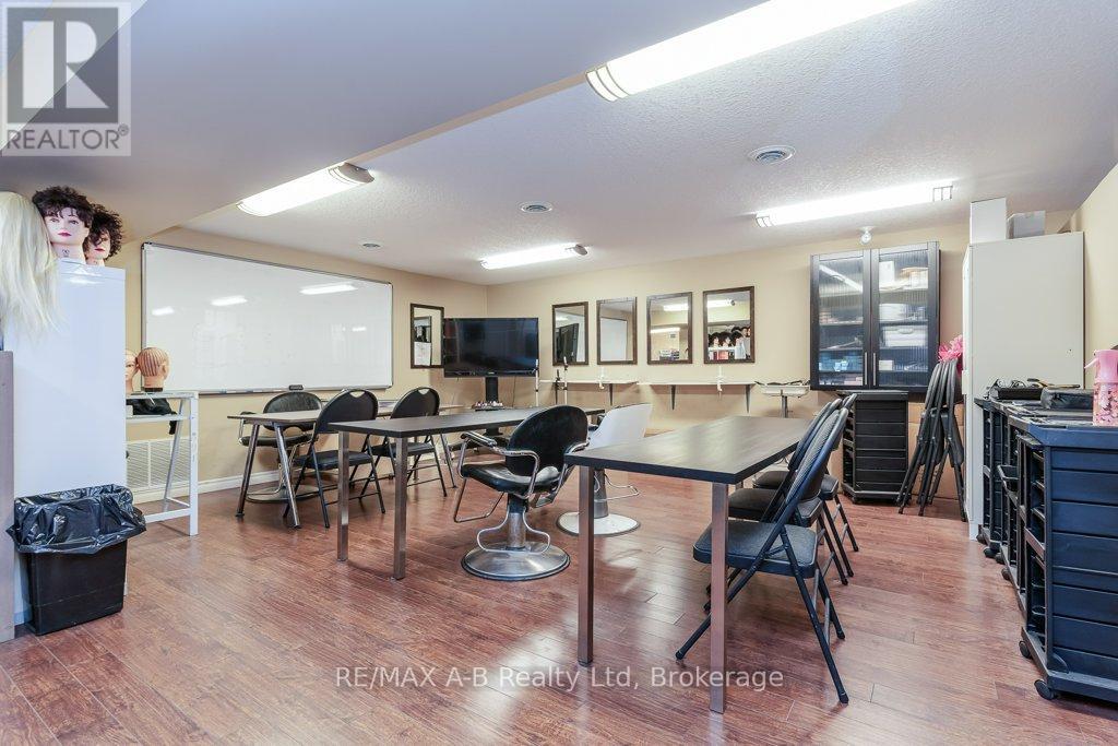 4 Mc Farlane Street, Stratford, Ontario  N5A 8B6 - Photo 38 - X13486212