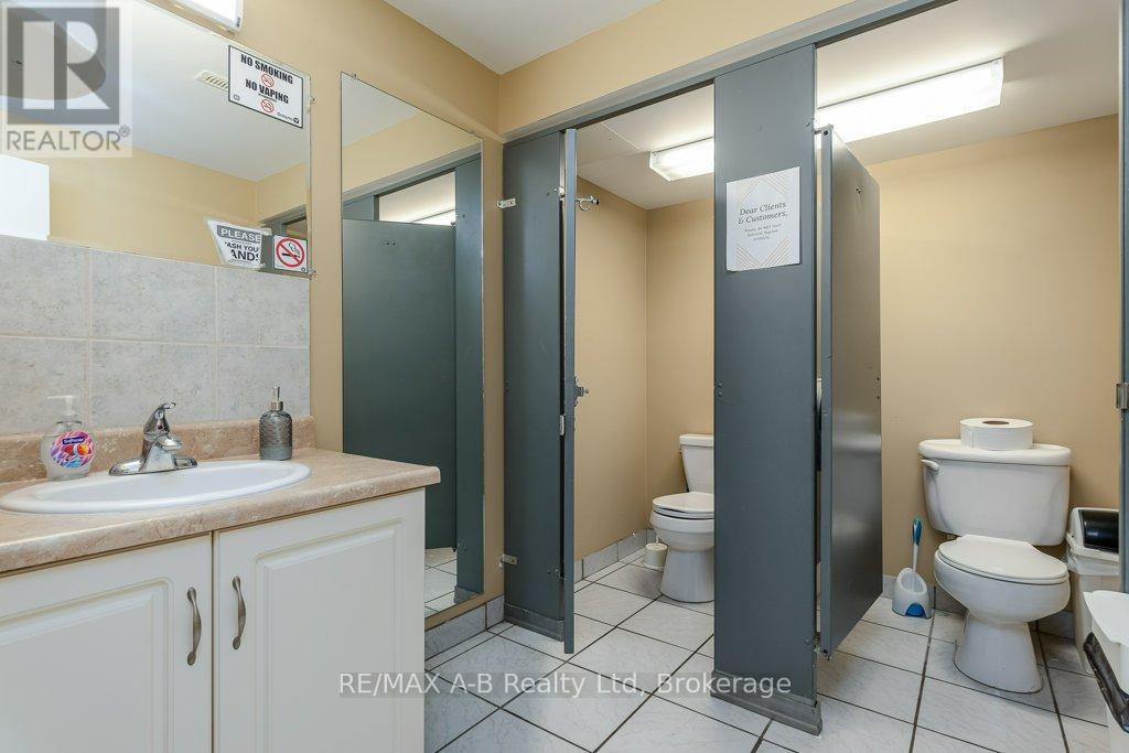 4 Mc Farlane Street, Stratford, Ontario  N5A 8B6 - Photo 42 - X13486212