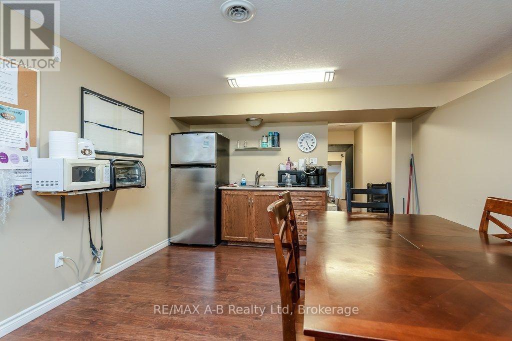 4 Mc Farlane Street, Stratford, Ontario  N5A 8B6 - Photo 44 - X13486212