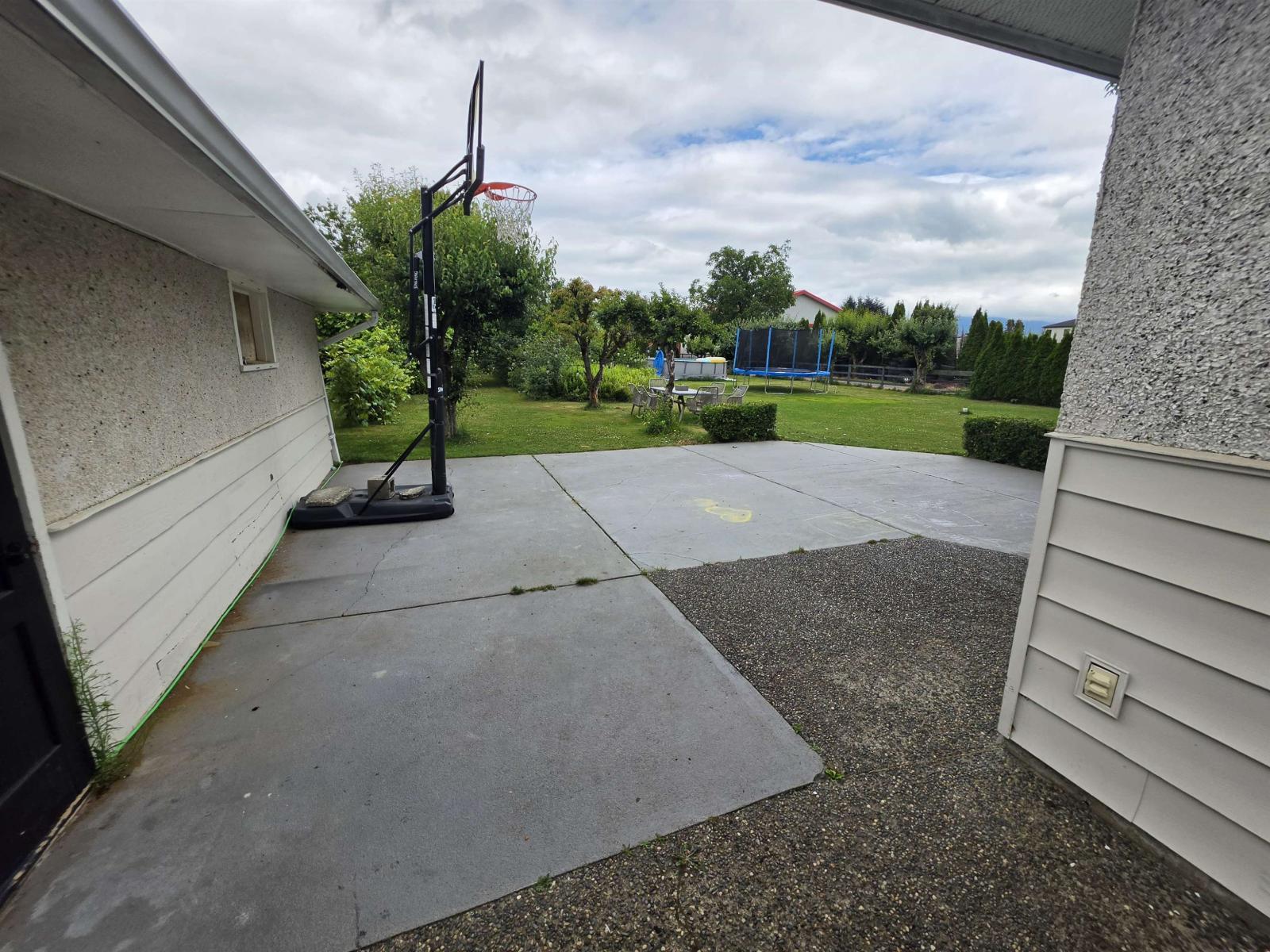 672 Columbia Street, Abbotsford, British Columbia  V2T 5X6 - Photo 4 - R3141737