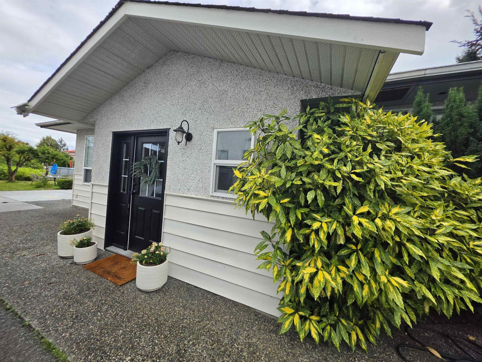 672 Columbia Street, Abbotsford, British Columbia  V2T 5X6 - Photo 2 - R3141737