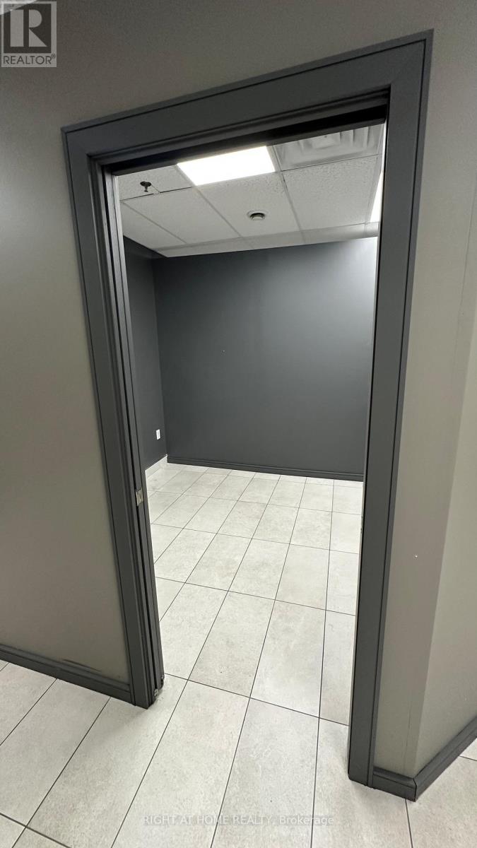 4 - 691 Richmond Street, London East (East F), Ontario  N6A 5M1 - Photo 8 - X12516316