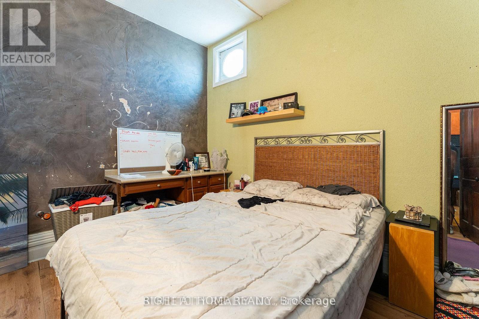 206 Main Street, North Middlesex (Parkhill), Ontario  N0M 2K0 - Photo 15 - X12826036