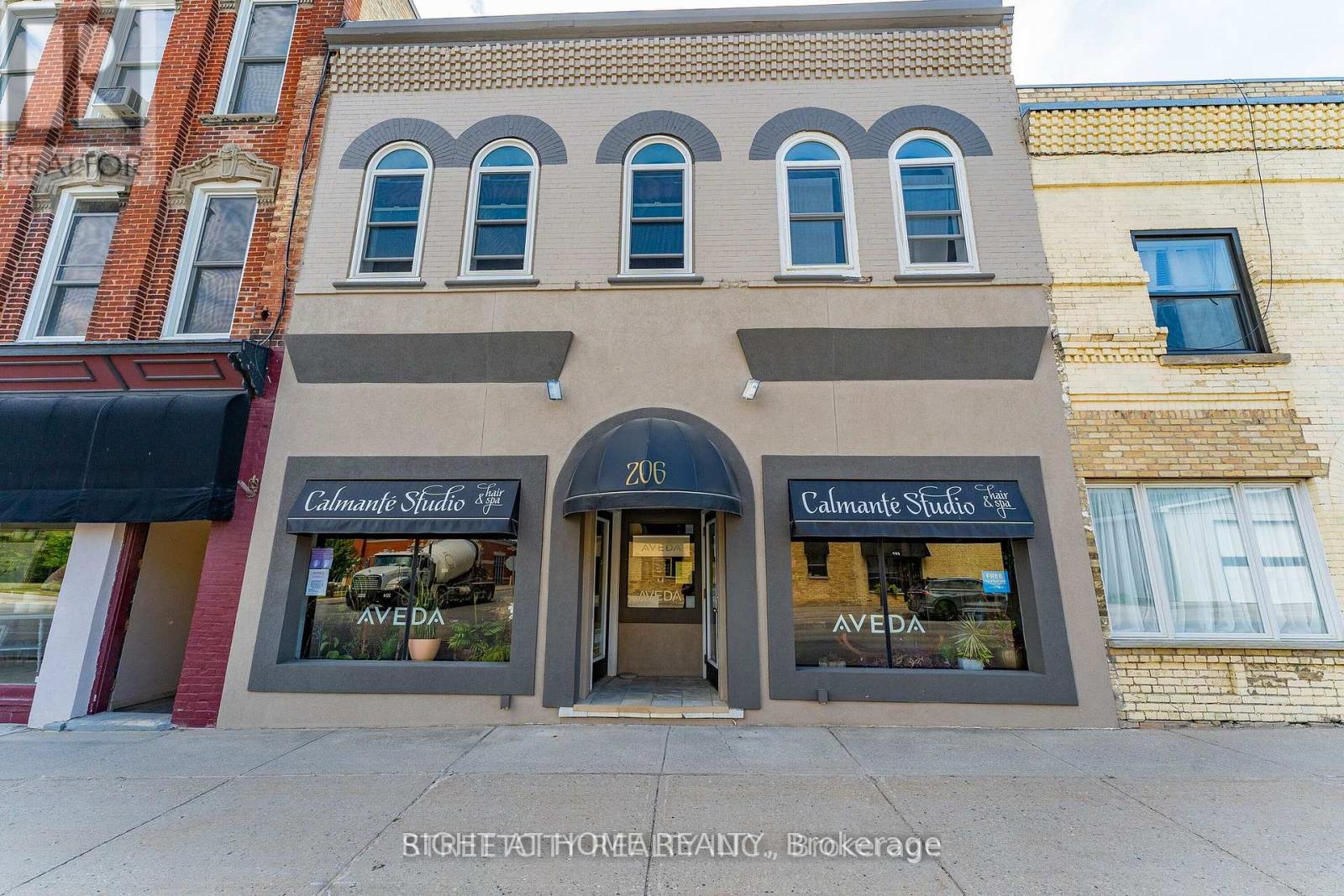 206 Main Street, North Middlesex (Parkhill), Ontario  N0M 2K0 - Photo 1 - X12826036