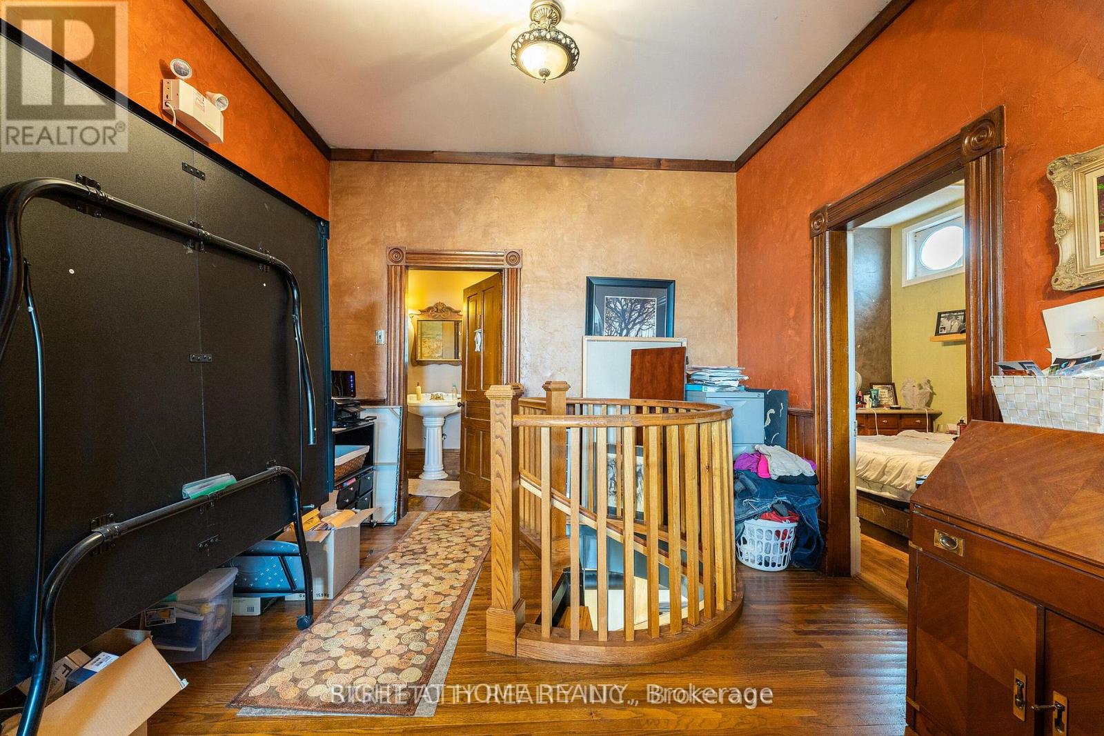 206 Main Street, North Middlesex (Parkhill), Ontario  N0M 2K0 - Photo 8 - X12826036