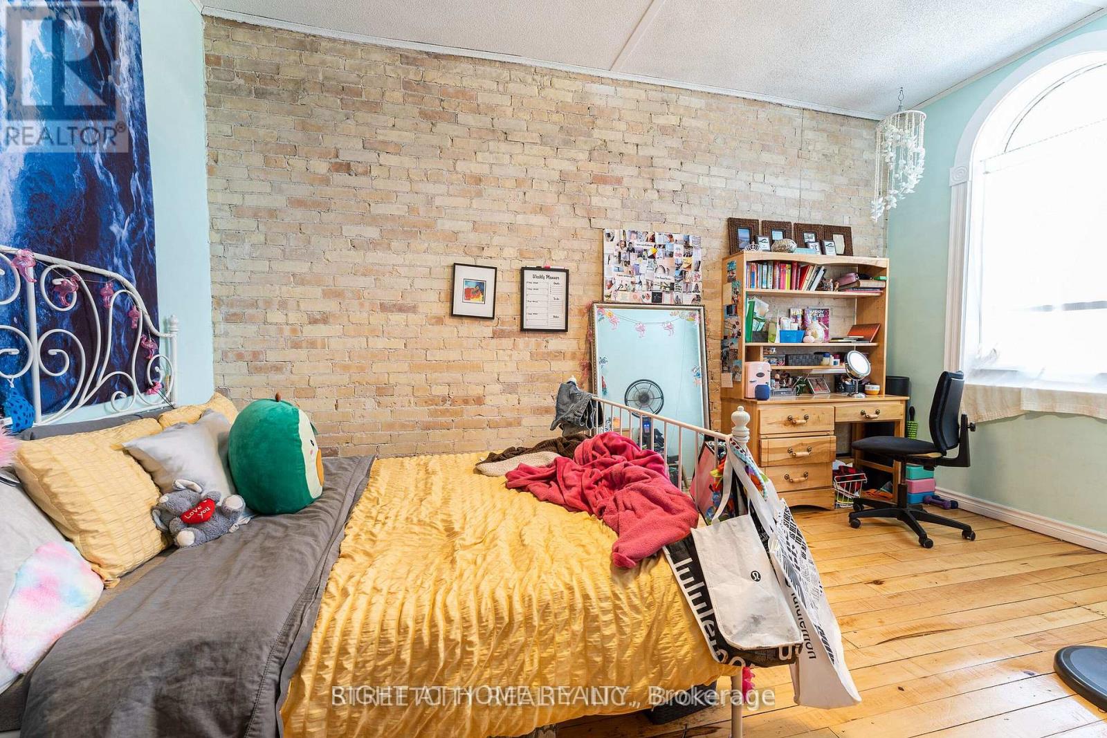 206 Main Street, North Middlesex (Parkhill), Ontario  N0M 2K0 - Photo 13 - X12826036