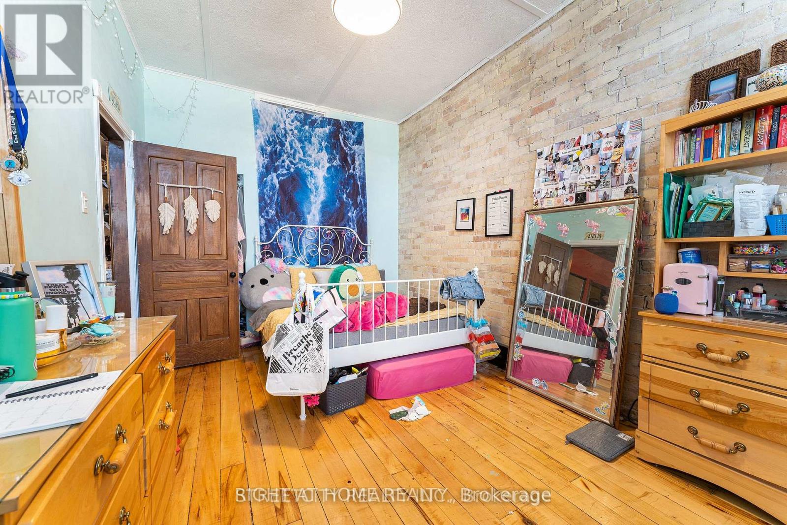 206 Main Street, North Middlesex (Parkhill), Ontario  N0M 2K0 - Photo 14 - X12826036