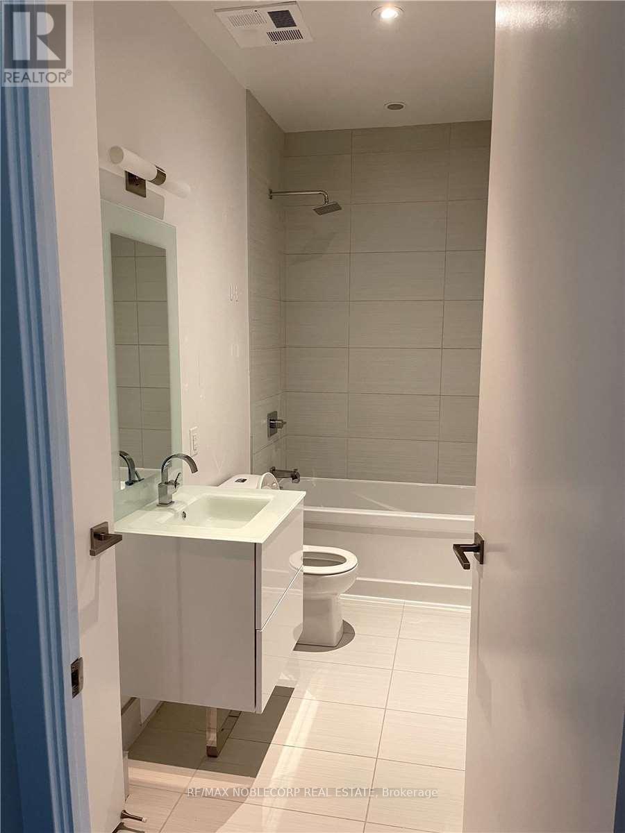 724 - 111 St Clair Avenue W, Toronto, Ontario  M4V 1N5 - Photo 9 - C13518102