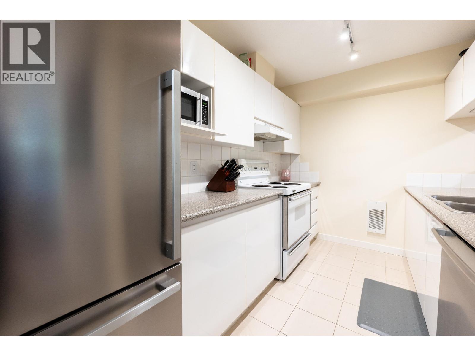 1 1386 W 6th Avenue, Vancouver, British Columbia  V6H 1A7 - Photo 10 - R3142292