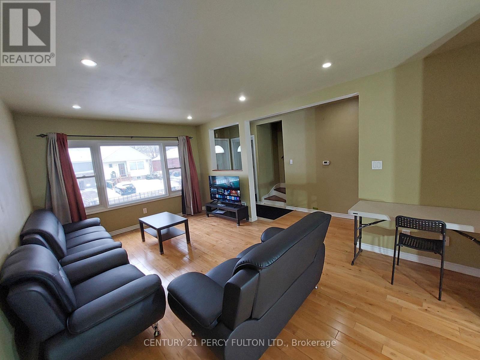 98 Westbourne Avenue, Toronto, Ontario  M1L 2Y5 - Photo 3 - E13518020