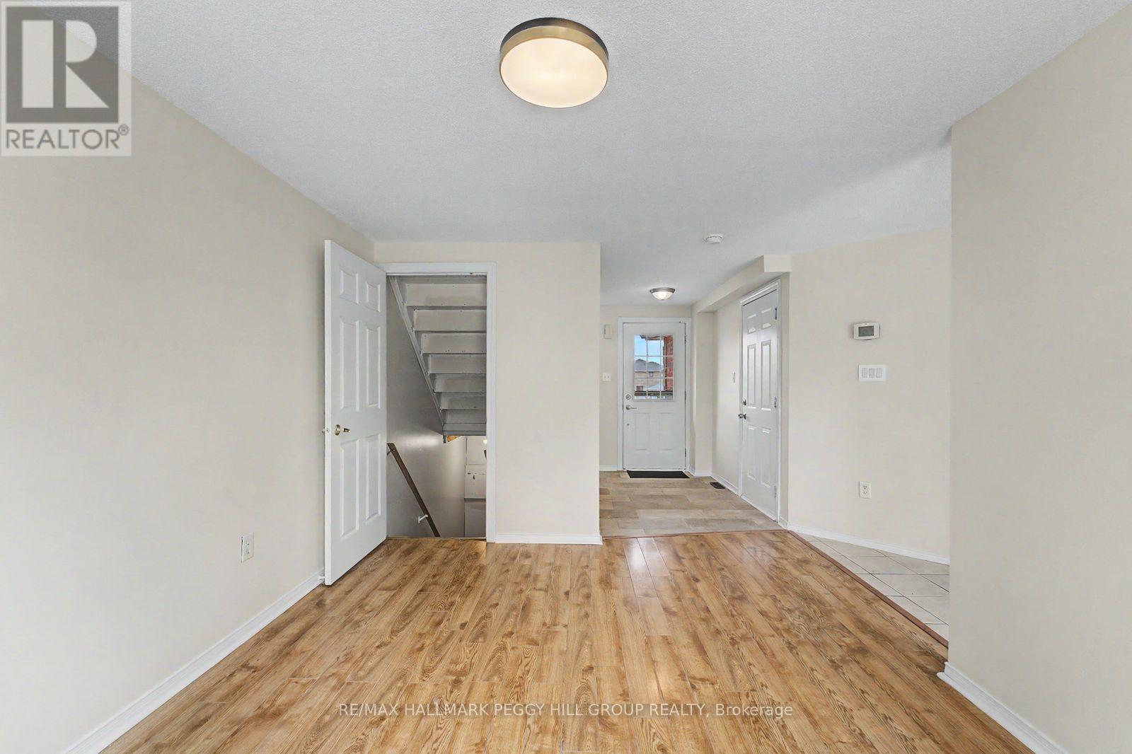 334 Dunsmore Lane, Barrie, Ontario  L4M 7B2 - Photo 2 - S13518072