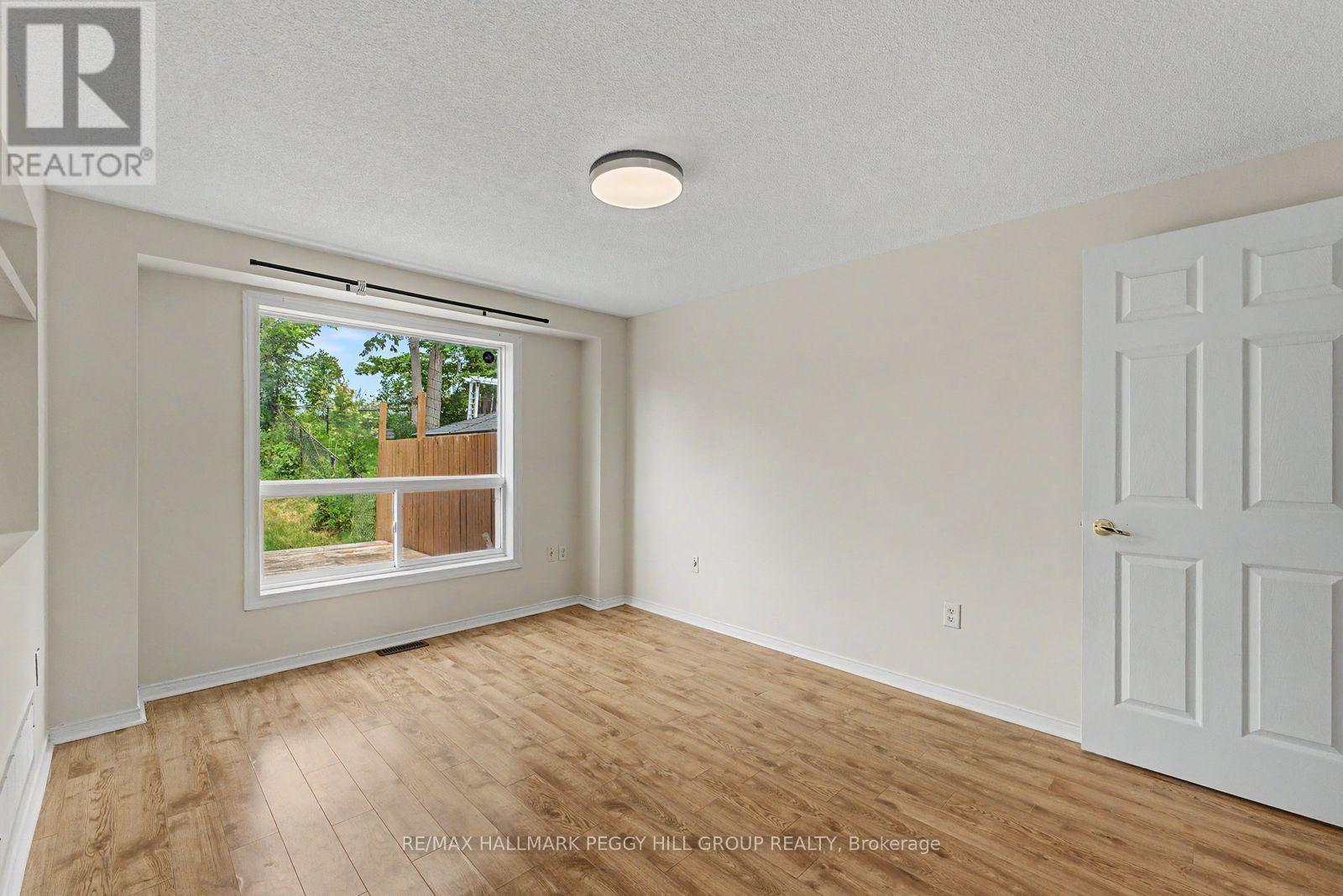 334 Dunsmore Lane, Barrie, Ontario  L4M 7B2 - Photo 3 - S13518072