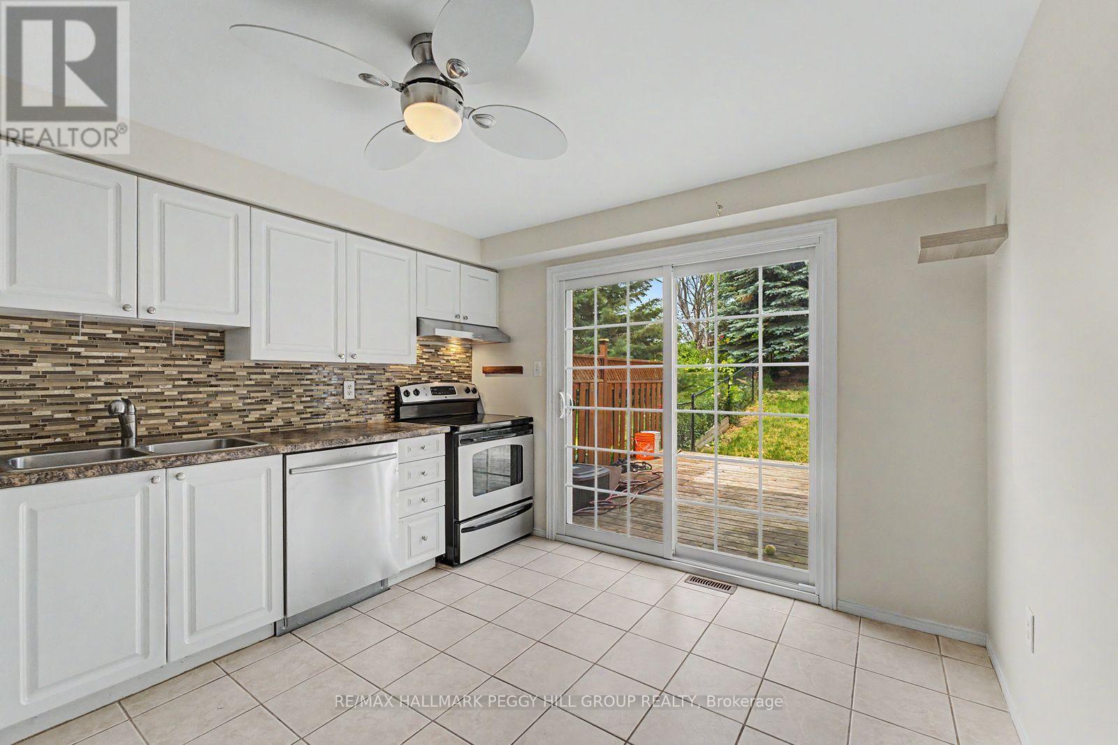 334 Dunsmore Lane, Barrie, Ontario  L4M 7B2 - Photo 4 - S13518072