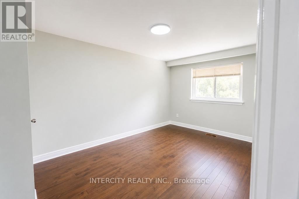 76 Felan Crescent, Toronto, Ontario  M9V 3A3 - Photo 13 - W13517962