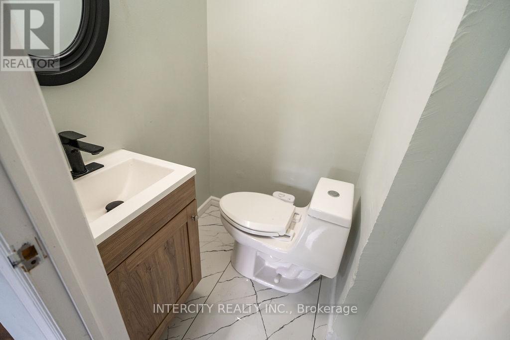76 Felan Crescent, Toronto, Ontario  M9V 3A3 - Photo 14 - W13517962